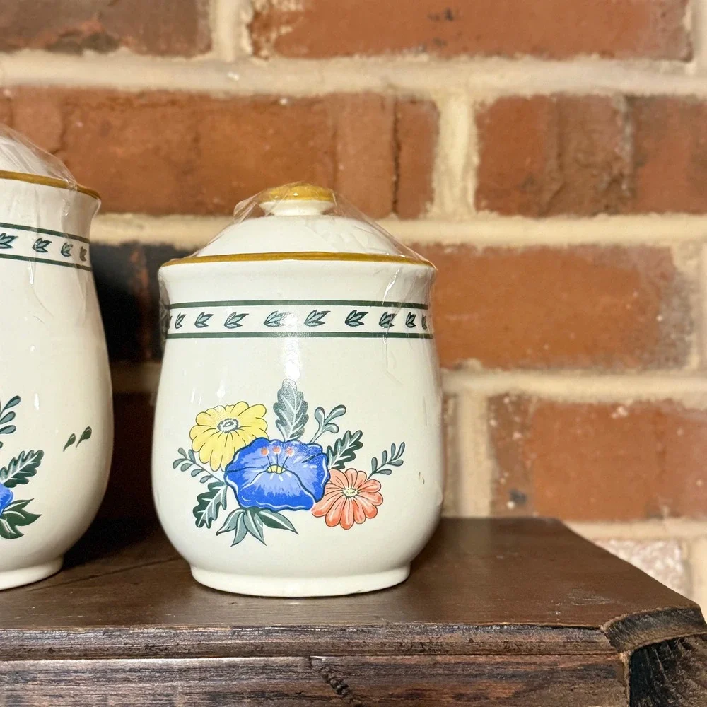 Vintage 1982 M Kamenstein Floral‎ Ceramic Kitchen Canister Set of 3 Cream Multi
